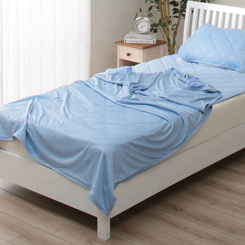 Cooling Blanket with Absorbent Fiber